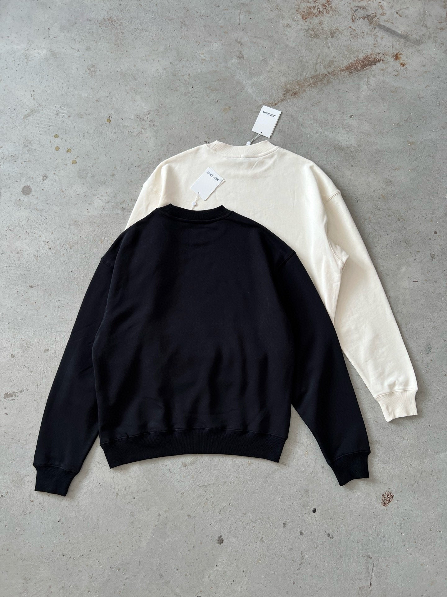 Jacquemus Sweatshirt Noir (vente privée)