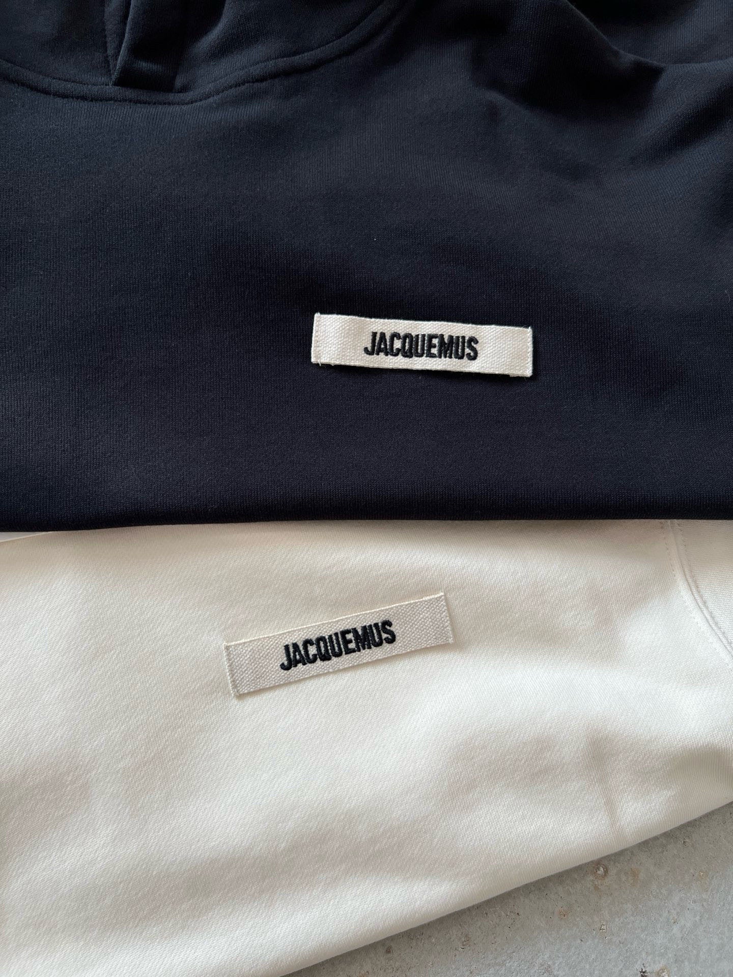 Jacquemus Hoodie Noir (vente privée)