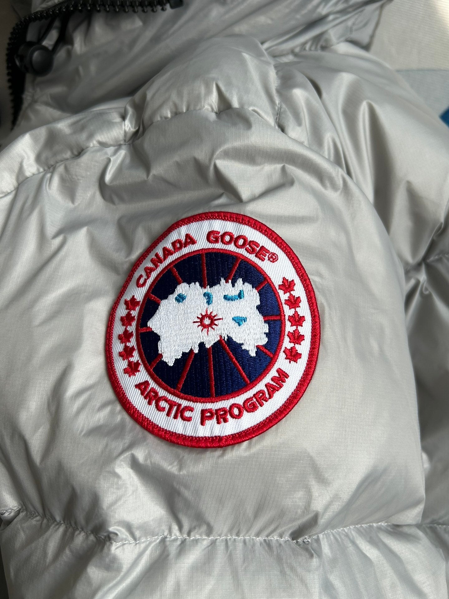 Canada Goose Crofton Puffer – Silver Ice Edition