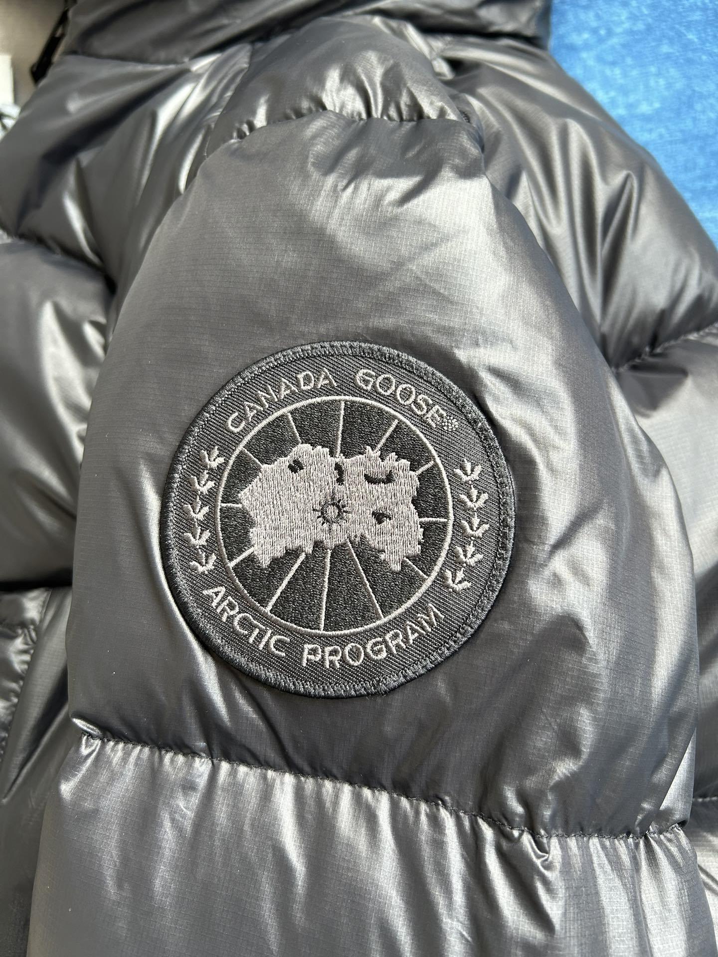Canada Goose Crofton Puffer – Black Label Gloss Edition
