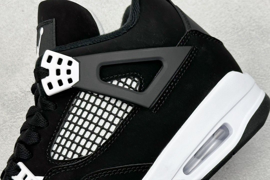 Jordan 4 black 2024