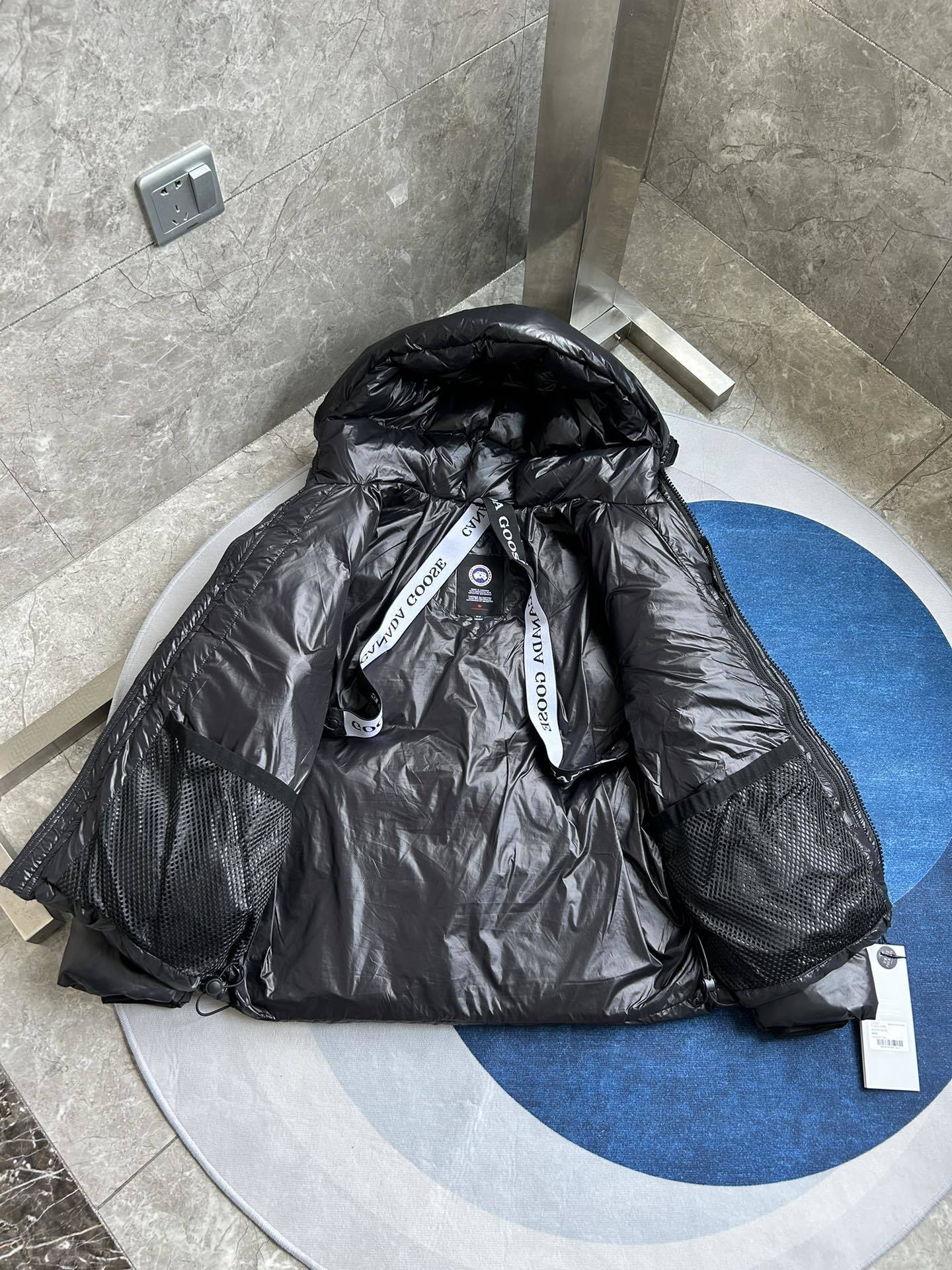 Canada Goose Crofton Puffer – Black Label Gloss Edition