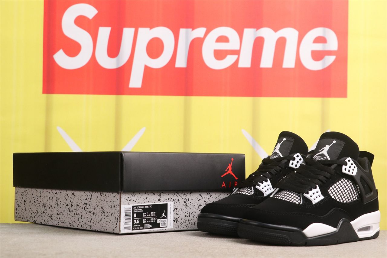 Jordan 4 black 2024