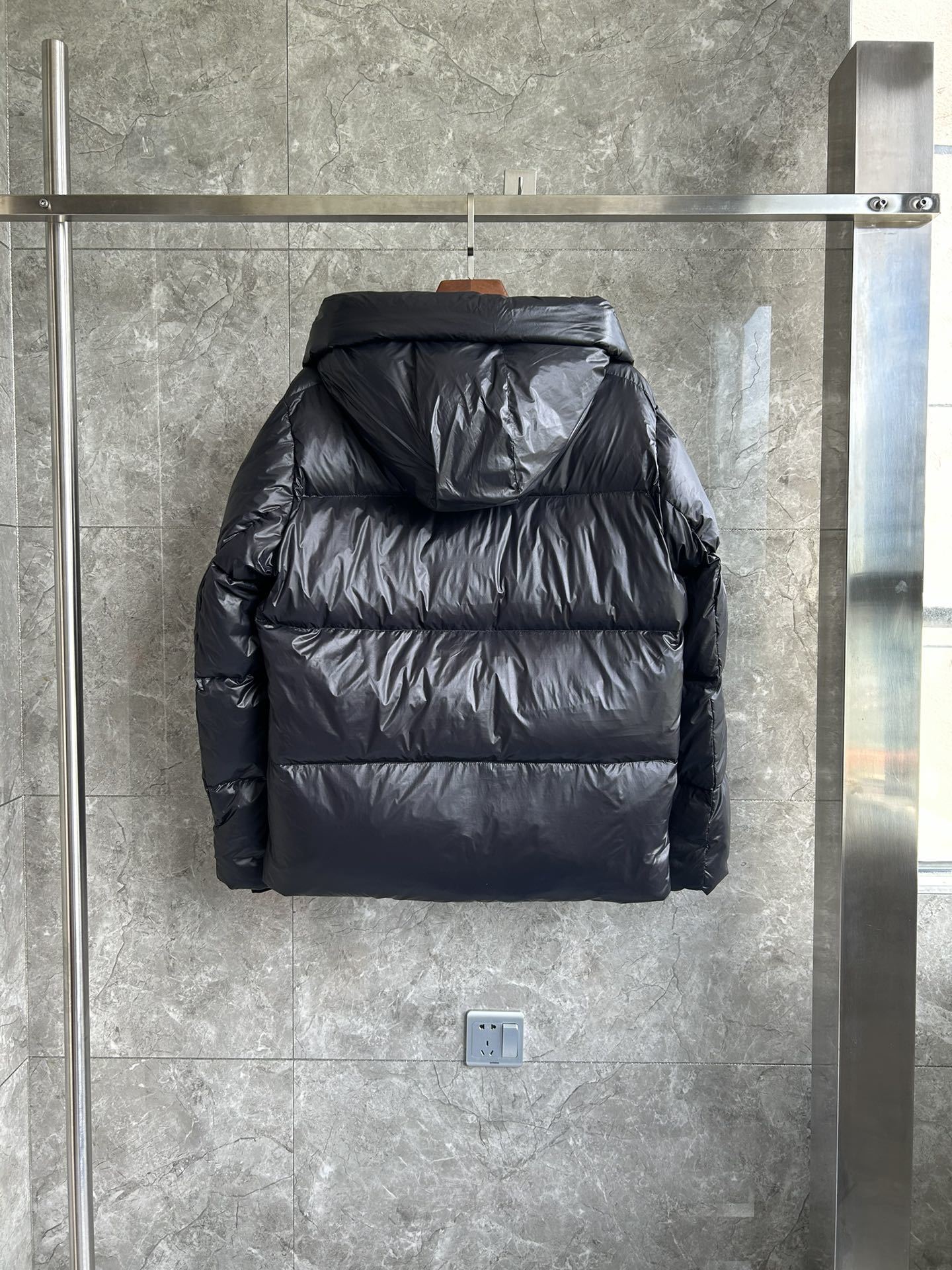 Canada Goose Crofton Puffer – Black Label Gloss Edition