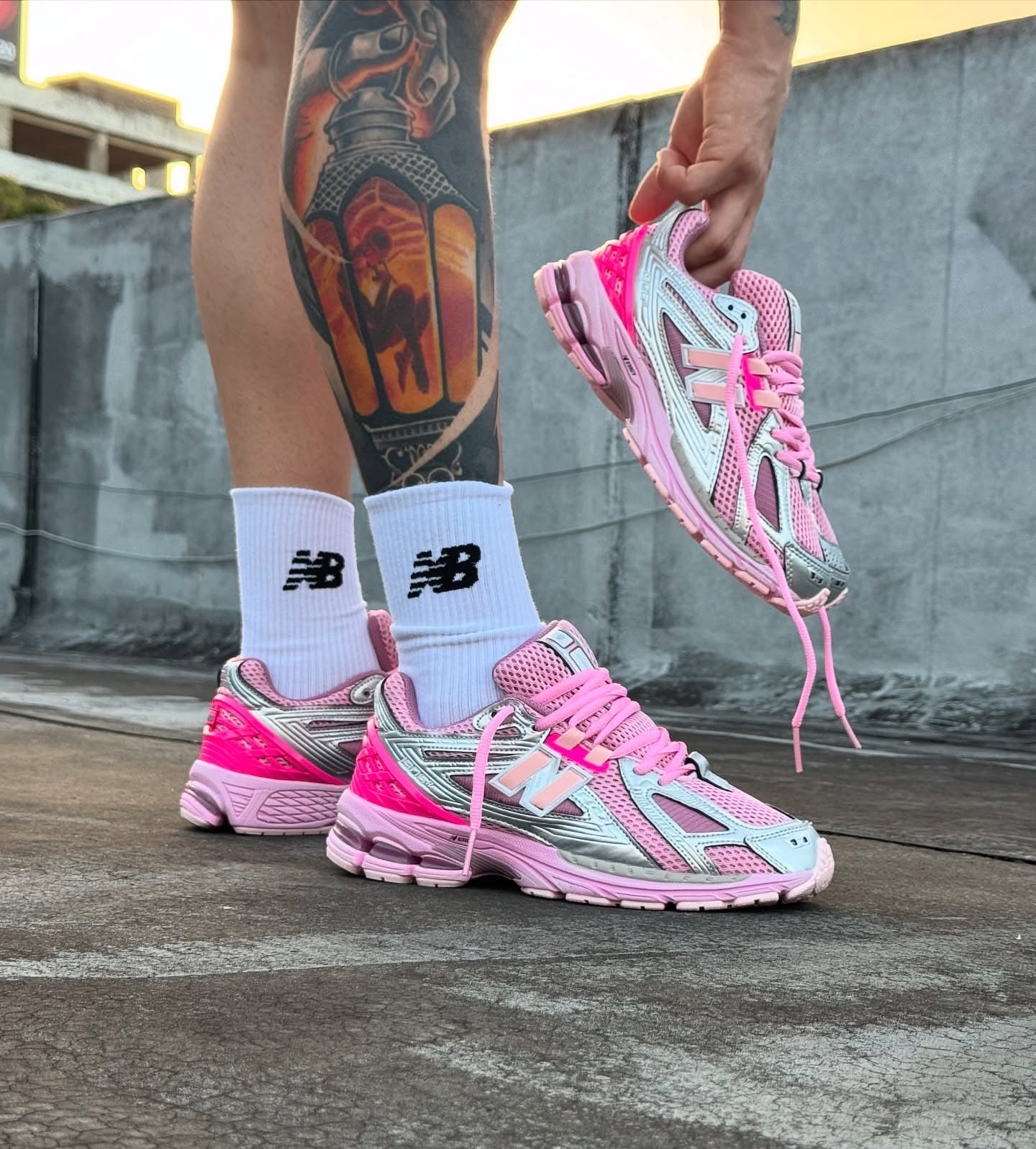 1906R New Balance pink