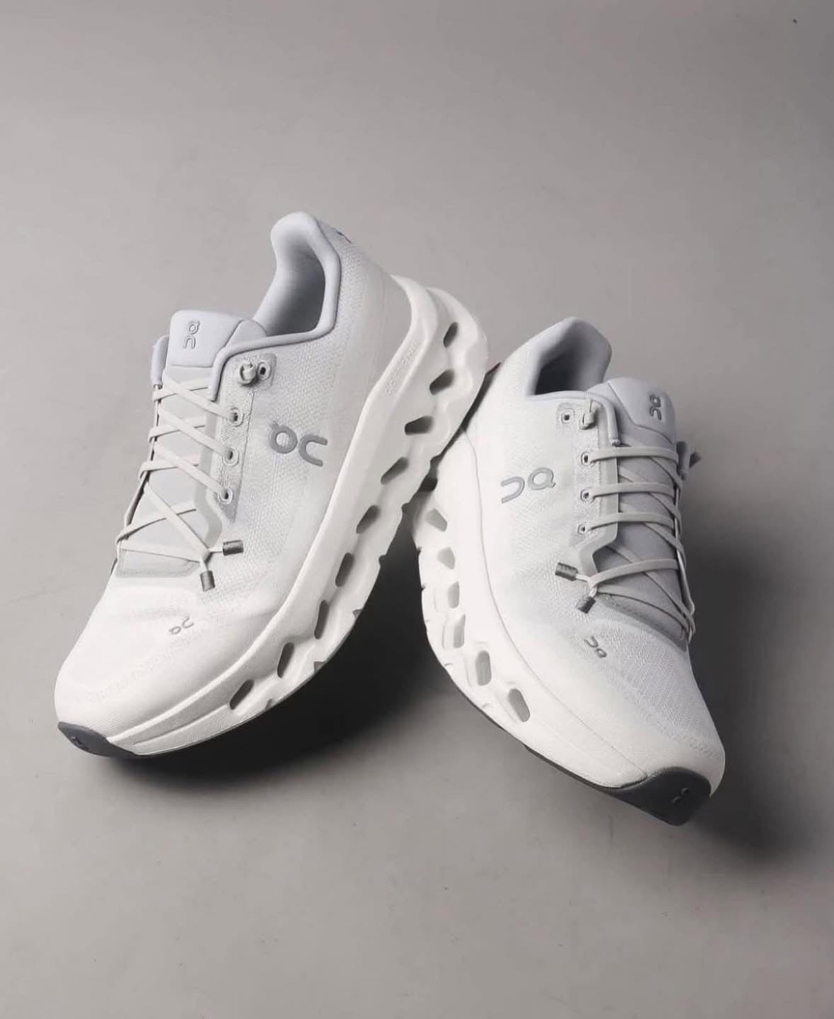 On Cloudtilt "White"