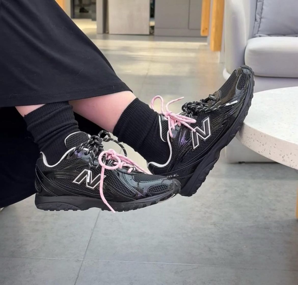 New Balance 2002R – noir vernis