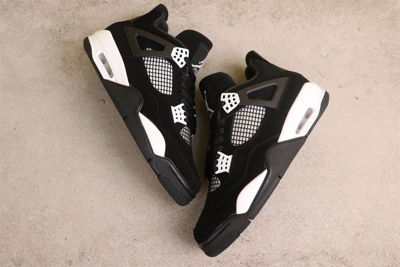 Jordan 4 black 2024