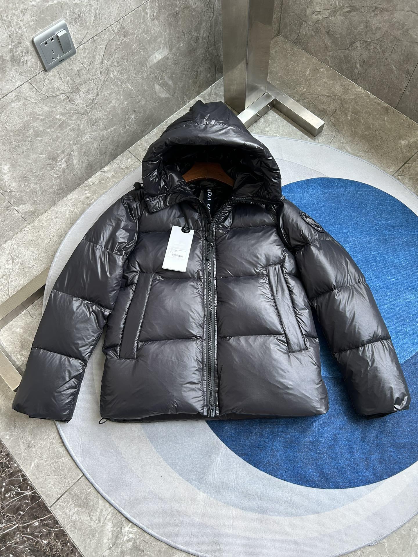 Canada Goose Crofton Puffer – Black Label Gloss Edition