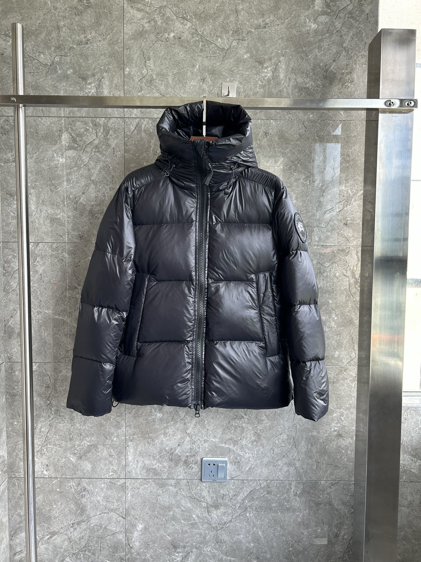 Canada Goose Crofton Puffer – Black Label Gloss Edition
