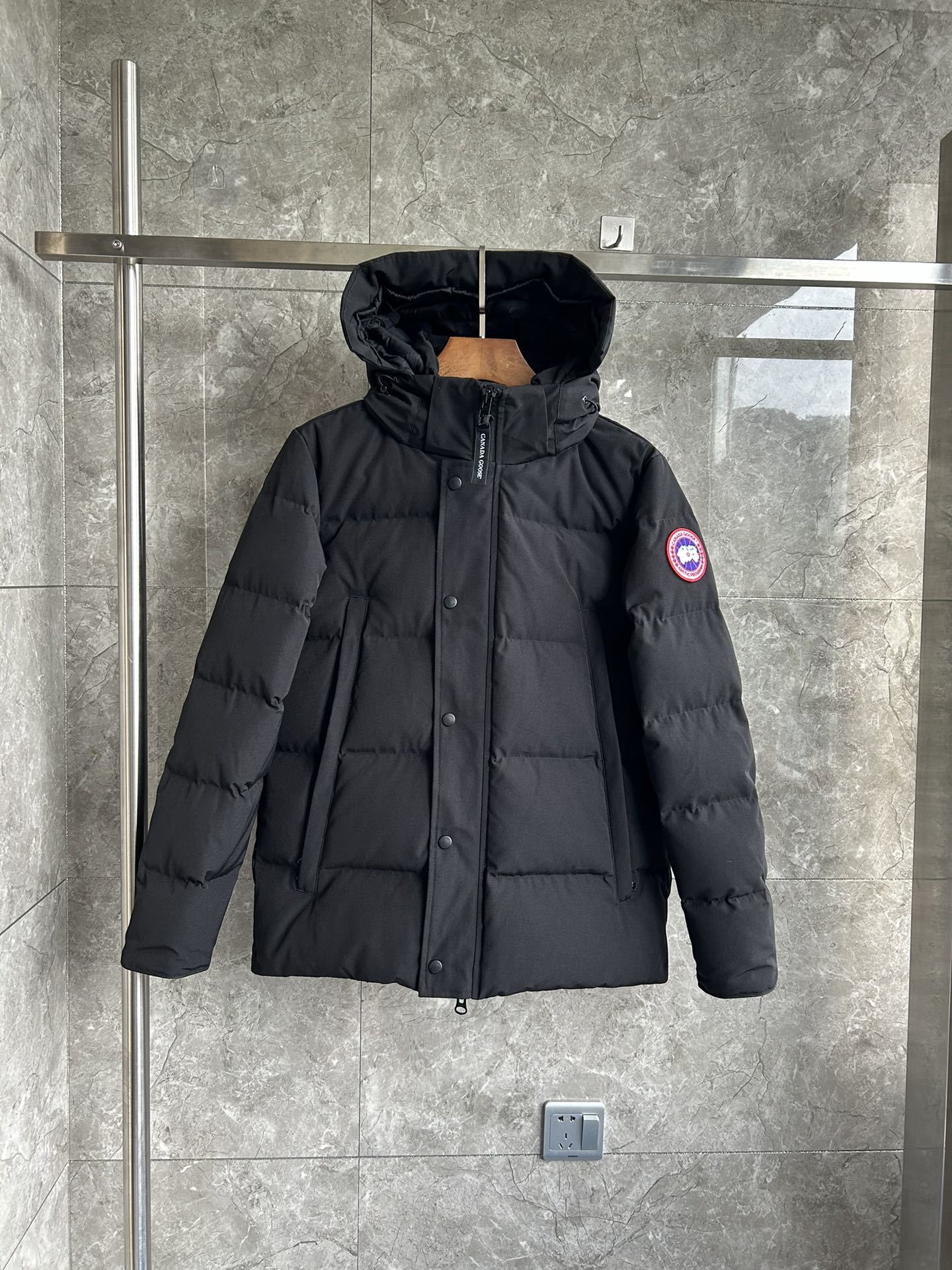 Canada Goose Crofton Puffer – Black Edition
