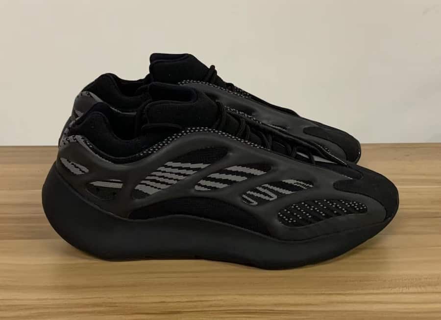 Yeezy black 700 v3